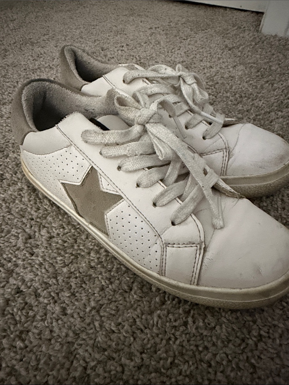 Steve Madden Sneakers with Taupe Star Accent